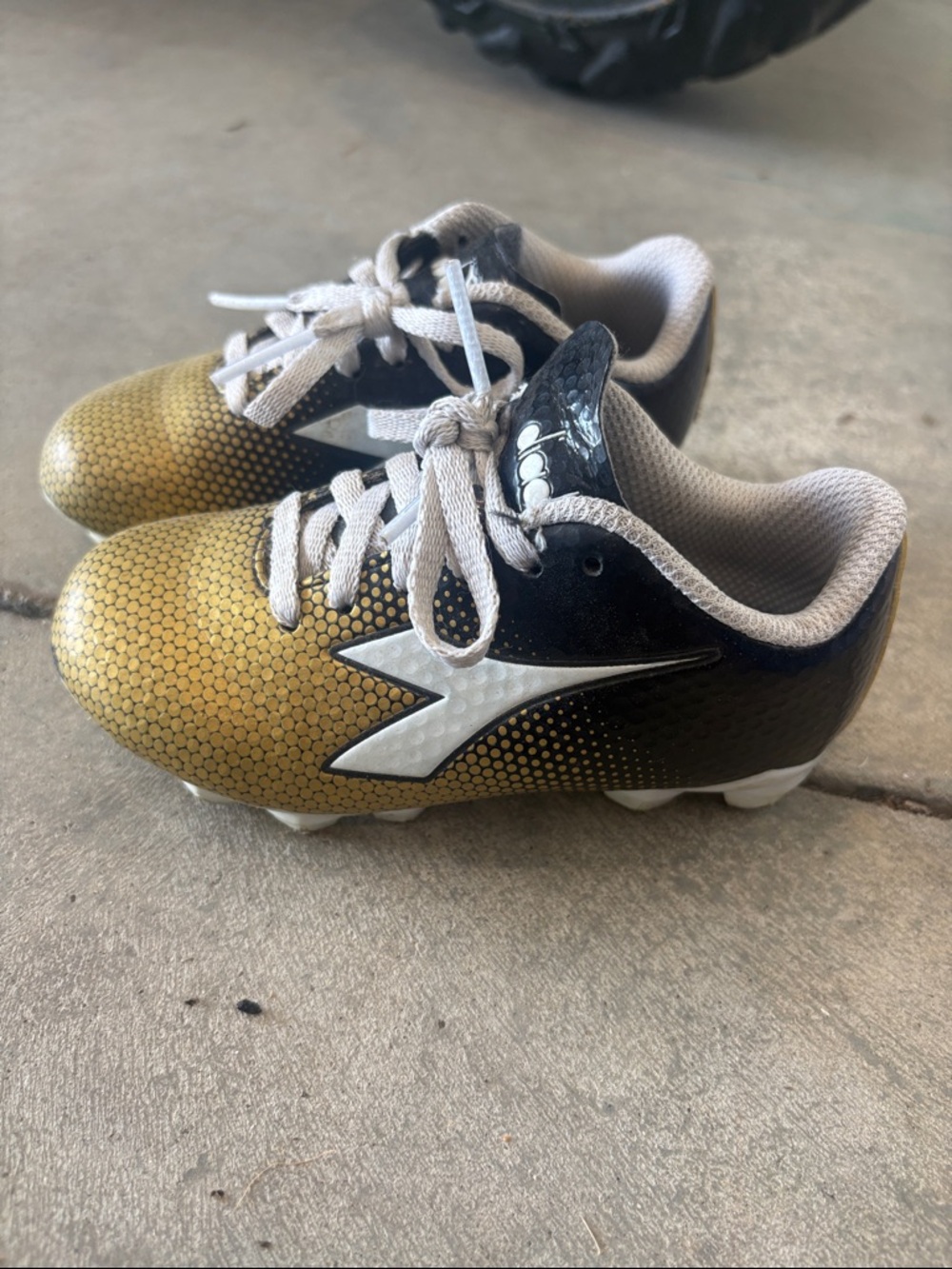 Diadora Kids Gold and Black Soccer Cleats